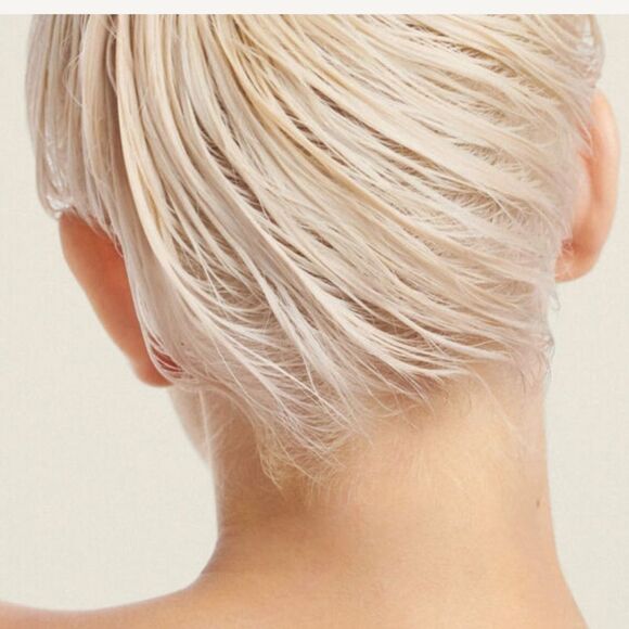 Living Proof restore repair mask deeply nourishes & reverses damage​ - Picture 6 of 9